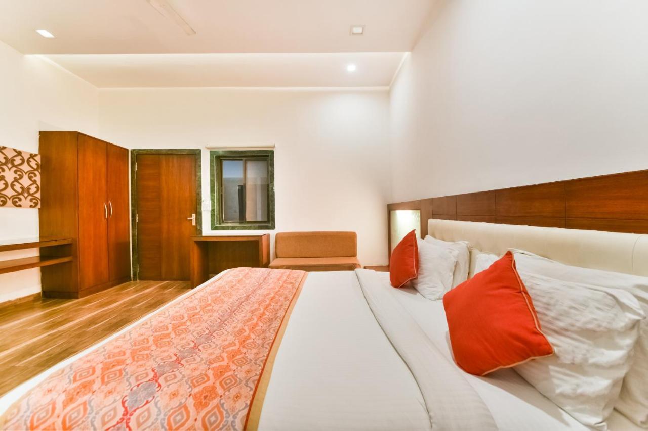 Palette - The Elegance Resort Chittorgarh Bagian luar foto
