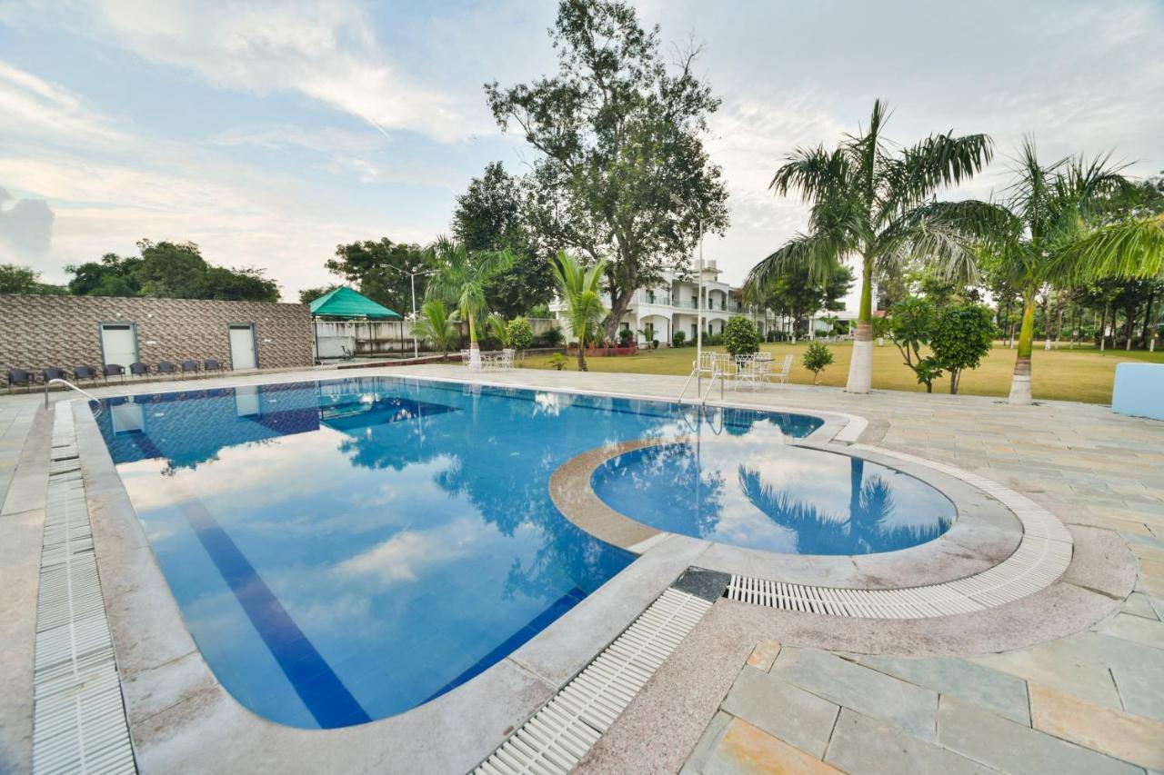 Palette - The Elegance Resort Chittorgarh Bagian luar foto