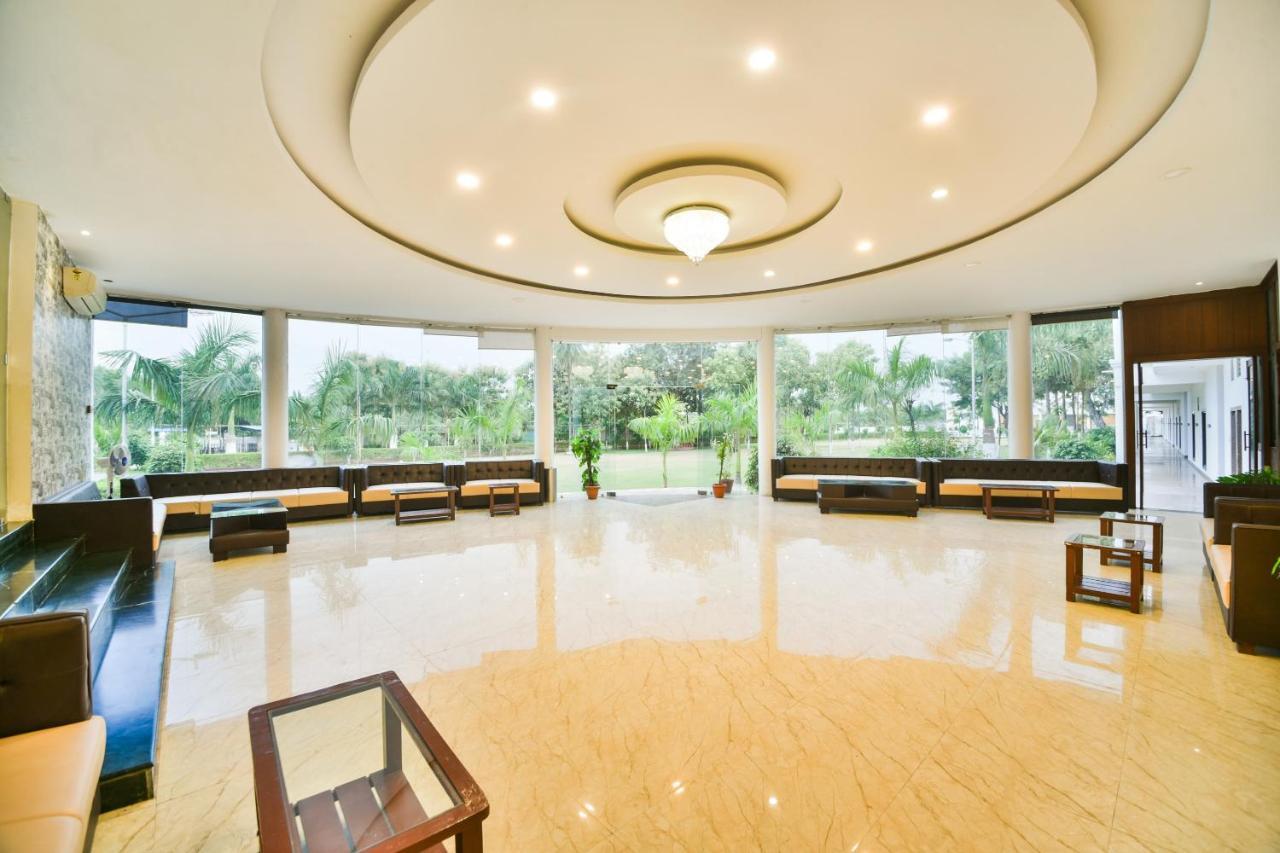 Palette - The Elegance Resort Chittorgarh Bagian luar foto