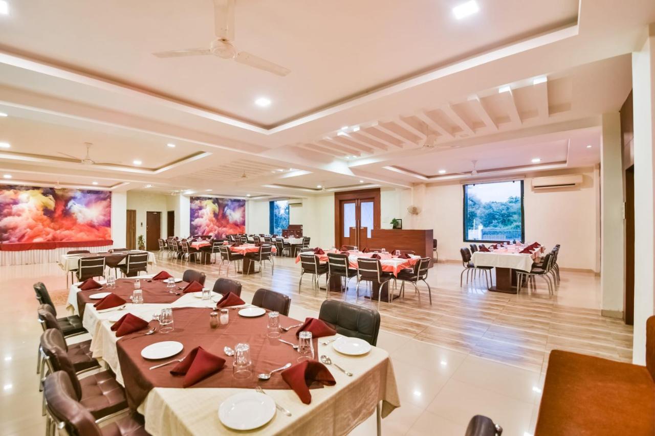 Palette - The Elegance Resort Chittorgarh Bagian luar foto