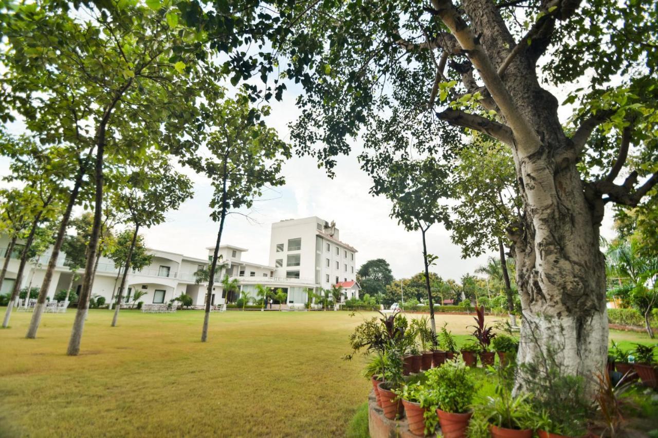 Palette - The Elegance Resort Chittorgarh Bagian luar foto
